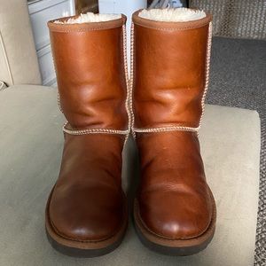 Ugg Boots Leather Short Size 7